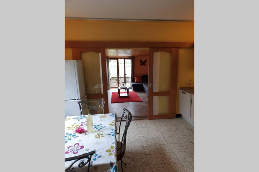Appartement Le bord de Meuse à Dinant Extérieur photo