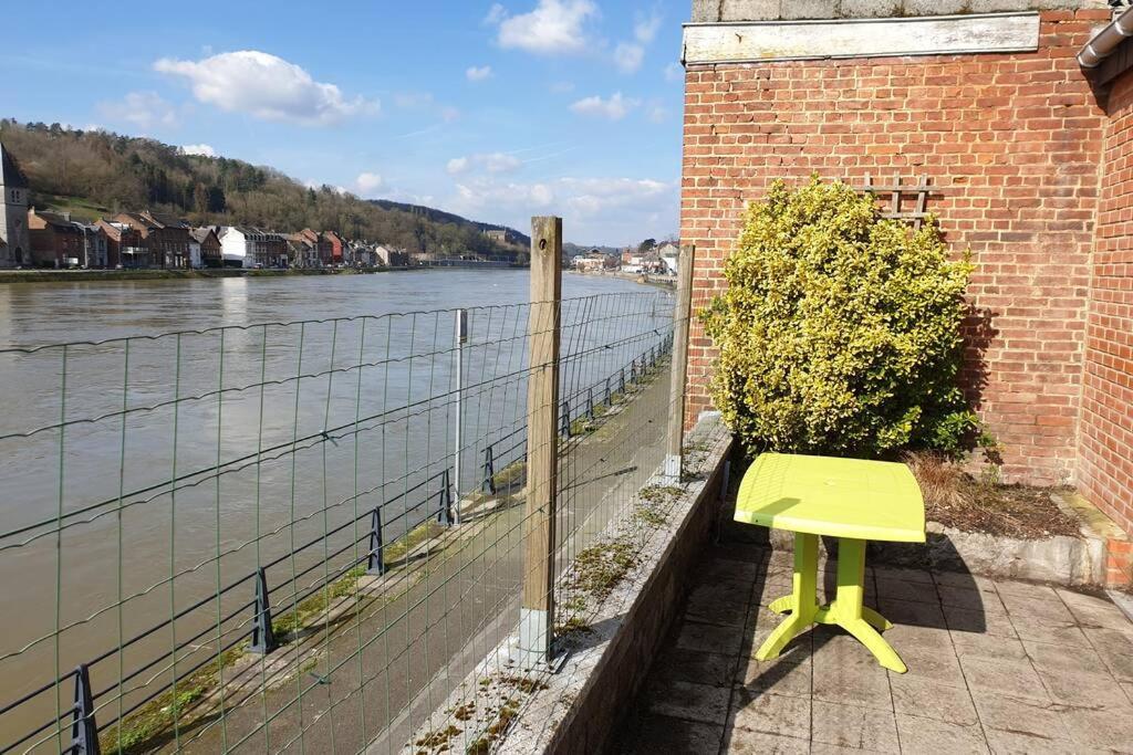 Appartement Le bord de Meuse à Dinant Extérieur photo